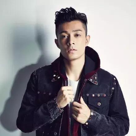 周柏豪最新发型，潮流引领新风尚
