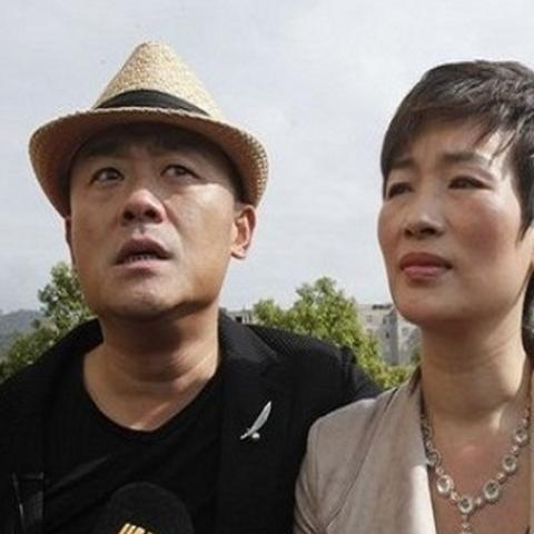 周立波最新动态，荧屏传奇主持人持续活跃