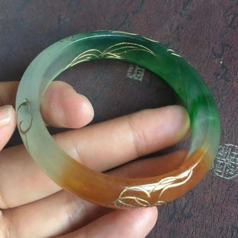 手镯摔碎事件最新进展全面报道