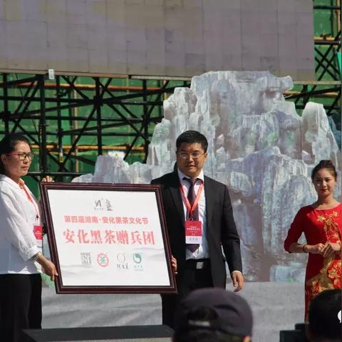 最新研究报告，揭秘2025年万人骑六位数字趋势分析